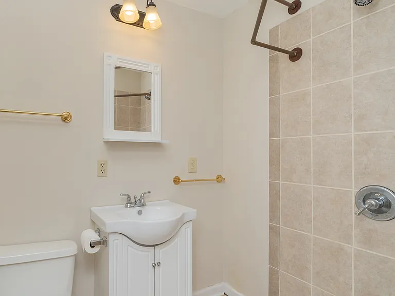 513 Central Ave #B — Photo 17