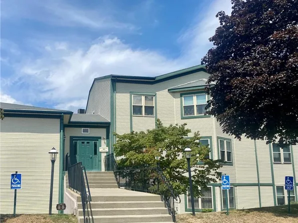 3524 W Shore Rd APT 1003, Warwick, RI 02886