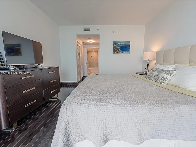 335 Biscayne Blvd #1009 — Photo 17