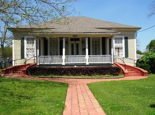 407 E Walker St, Jefferson, TX 75657