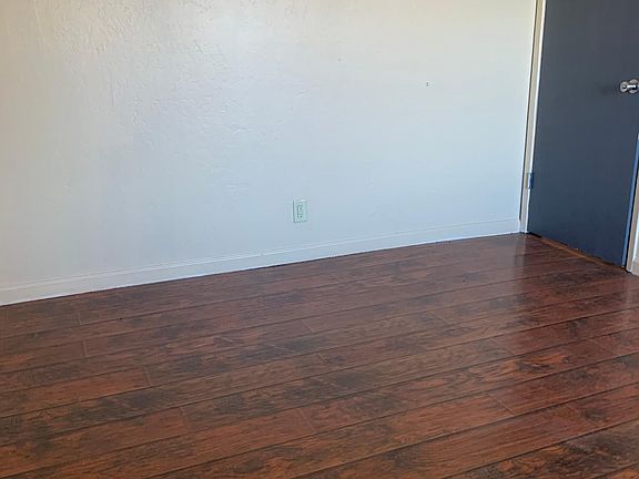 5th image of 690 N 17th St