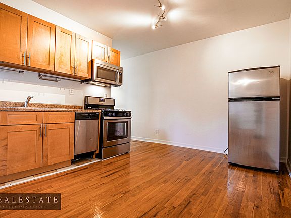 3rd image of 256 Pacific St #5F
