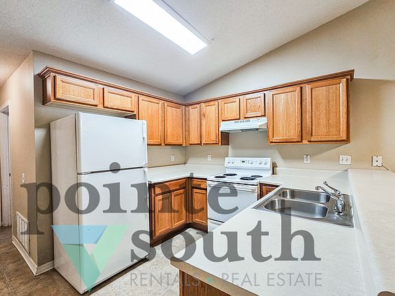 4th image of 9771 Cobblebrook Dr