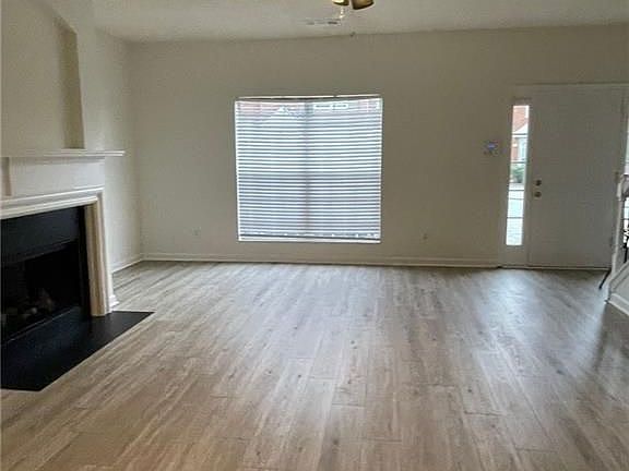 5th image of 2660 Parkway Trl