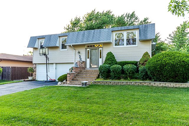 1st image of 7856 W Kingston Dr