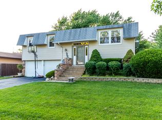 7856 W Kingston Dr, Frankfort, IL 60423
