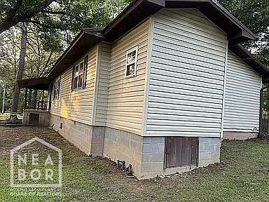2nd image of 405 Dowell Ln