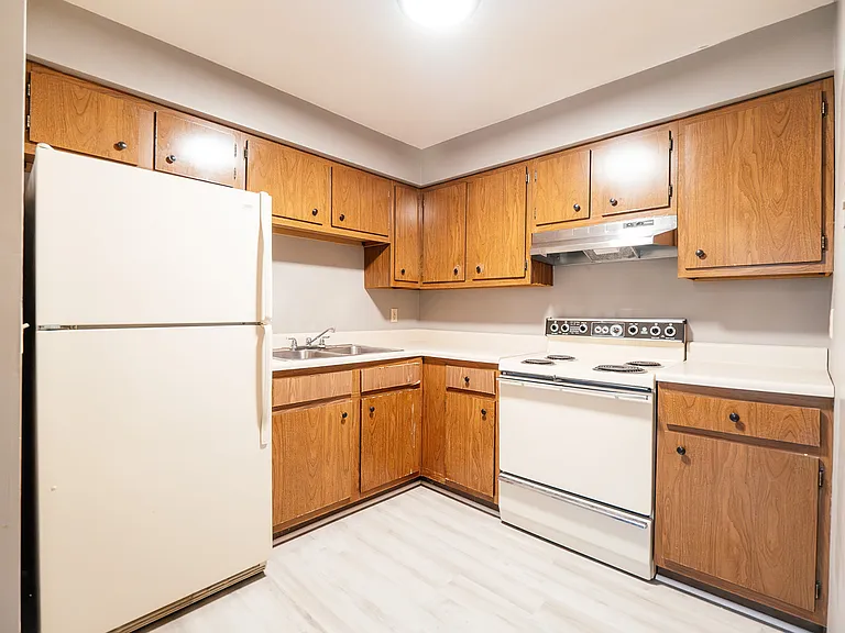 5600 Cheviot Rd #4 — Photo 4