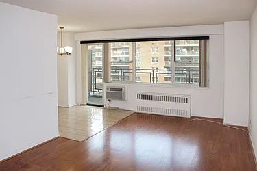 Sold by Thomas Lipovetsky, LREB