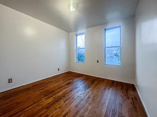 Rented by Isaac Silberstein, LREB | media 5