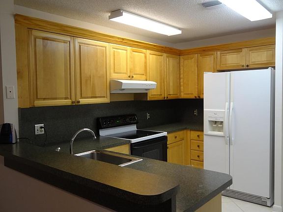 2nd image of 9850 61st Way S APT B