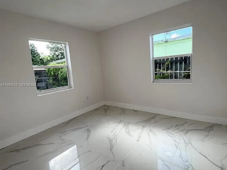 31 SW 67th Ct — Photo 6