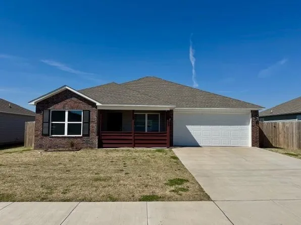 1402 S Pampas St, Siloam Springs, AR 72761