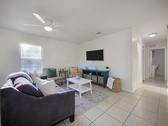 2nd image of 622 Cathedral Pl