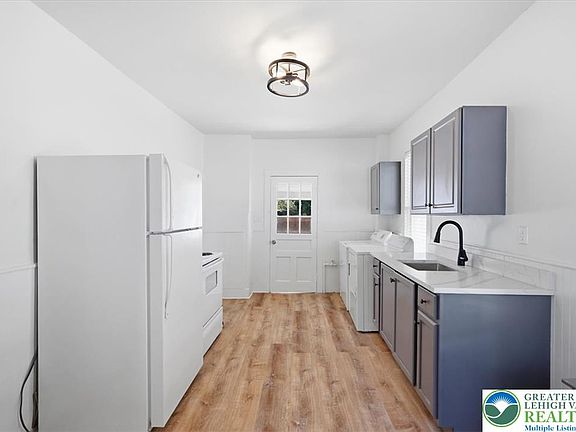 5th image of 211 N 8th St