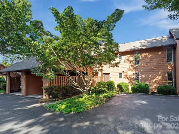 3 Village Dr, Asheville, NC 28803