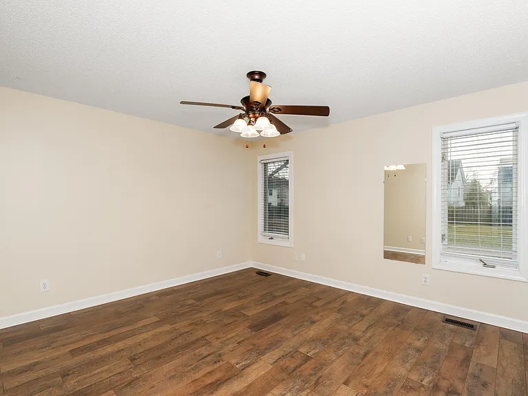 609 W Academy St — Photo 11