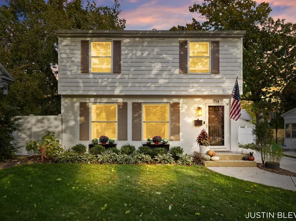 714 Rosewood Ave SE, East Grand Rapids, MI 49506