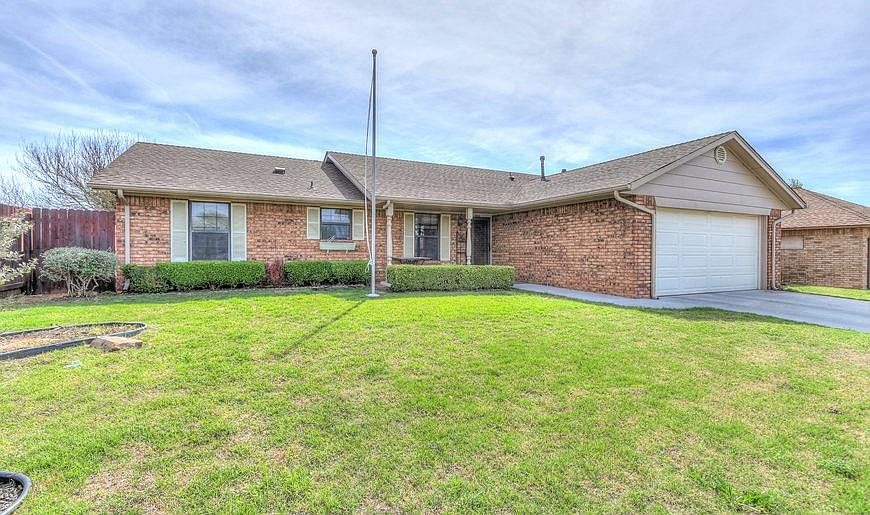 1st image of 207 Cindy Ave