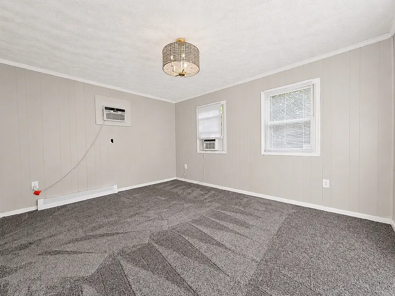 4201 Martha Ln — Photo 4