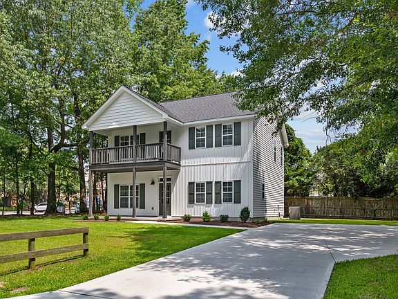 4th image of 951 Shady Ln