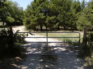 907 Cockrell Hill Rd #B, Ovilla, TX 75154