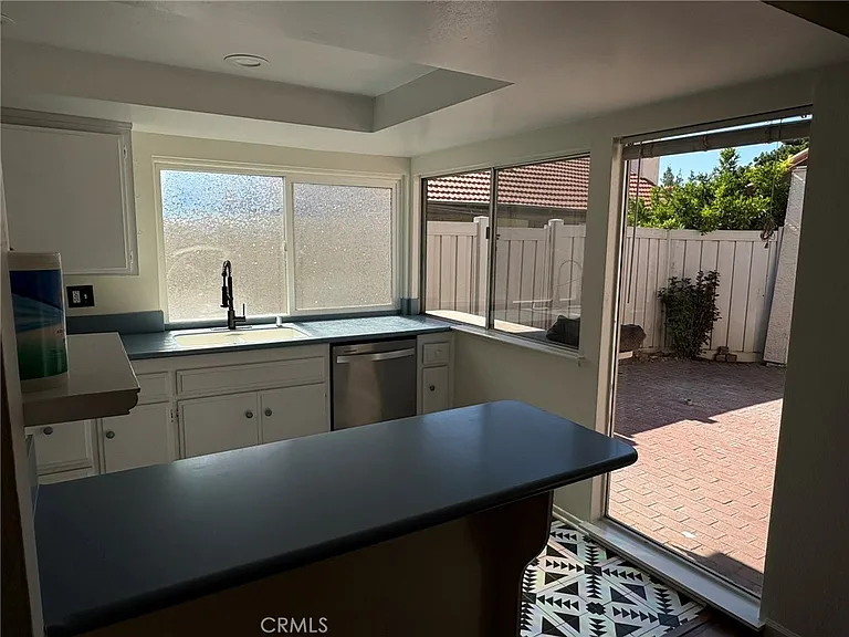1585 Christopher Ln — Photo 5