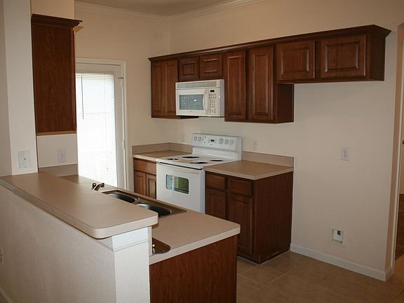 2nd image of 413 N Jackson Ave APT A