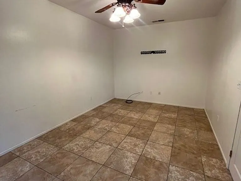 11515 Presidential Rd — Photo 6