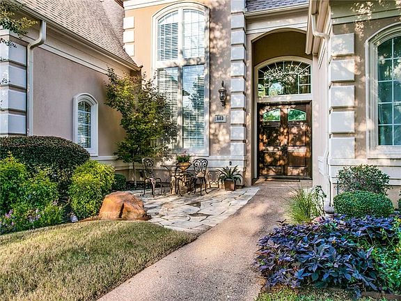 5th image of 803 Parkdale Ct