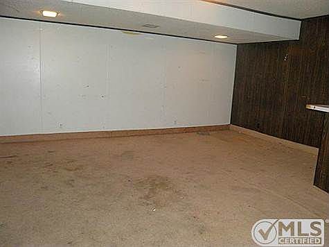 5th image of 426 Shorewood Dr
