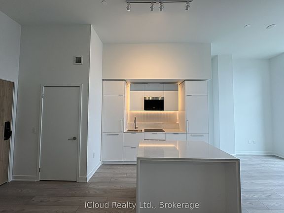 4th image of 1 Fairview Rd E #Townhouse 02