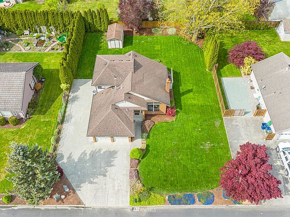 Extended driveway with RV parking! 