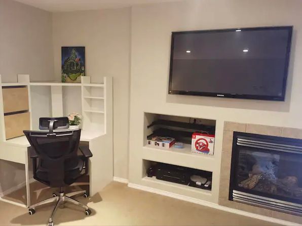 2 bedroom rental in Surrey — photo 6