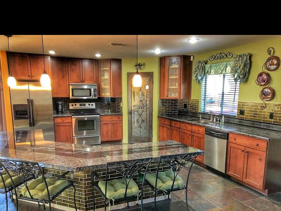 Open concept kitchen 