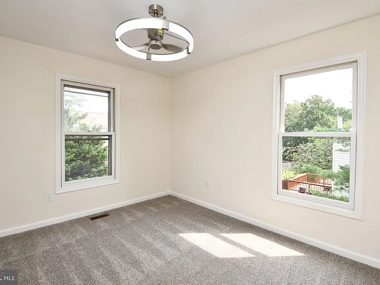 10709 Gideon Ct — Photo 26