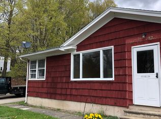 2 Pine St, Newmarket, NH 03857