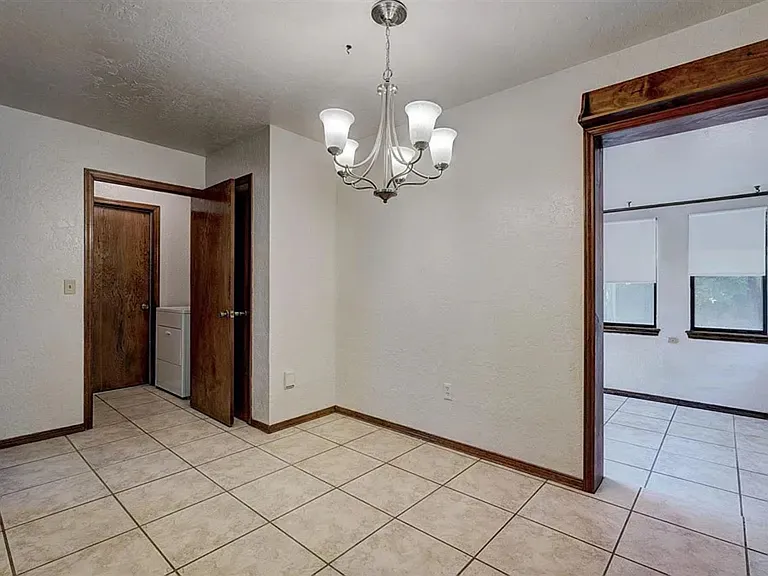 406 Shady Lane Dr — Photo 6