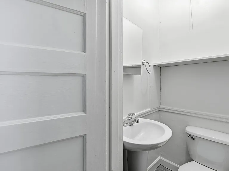 2425 W Main St — Photo 15