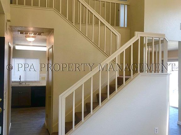 4th image of 402 Charlemagne Ln