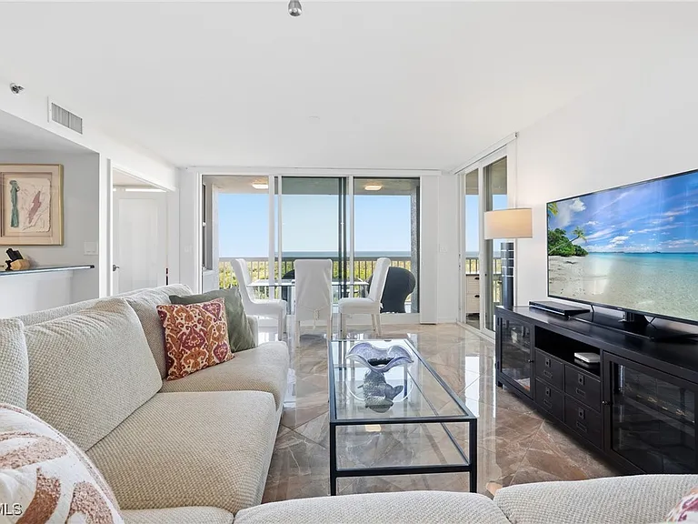 6585 Nicholas Blvd #703 — Photo 7
