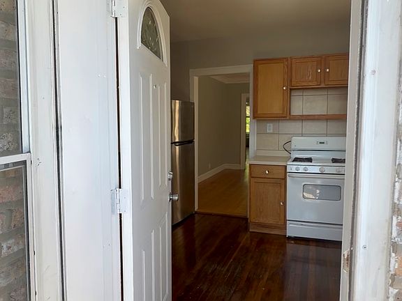 4th image of 5519 N Artesian Ave APT 2