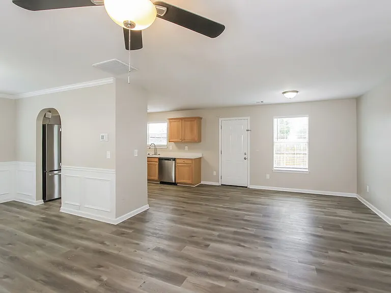 2436 Cornell Cir — Photo 4