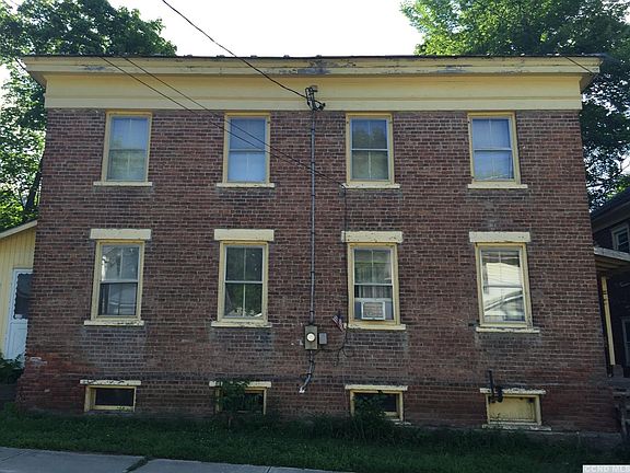 2nd image of 1305 River St