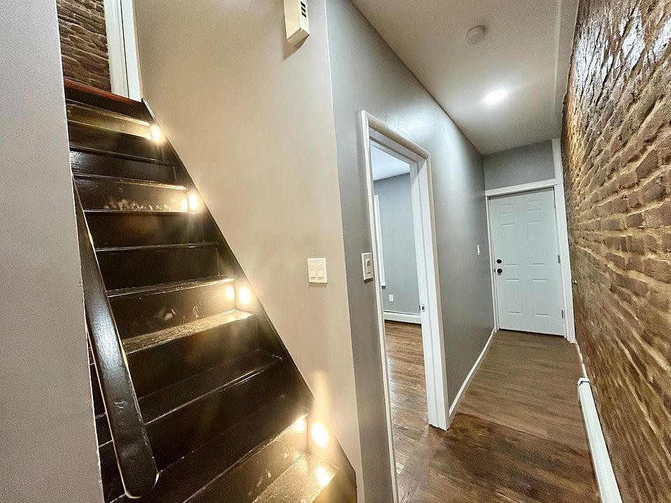 1st image of 1937 N Darien St #1