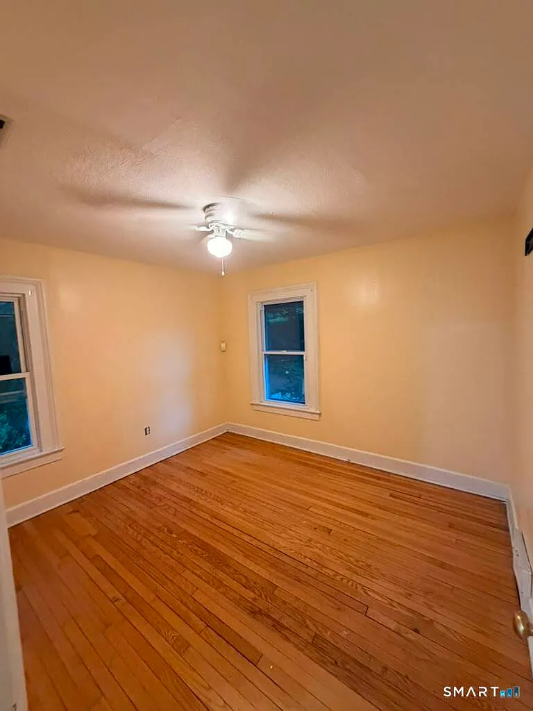 5 bed, 2.0 bath, 1956 sqft, $3,000 — Photo 3