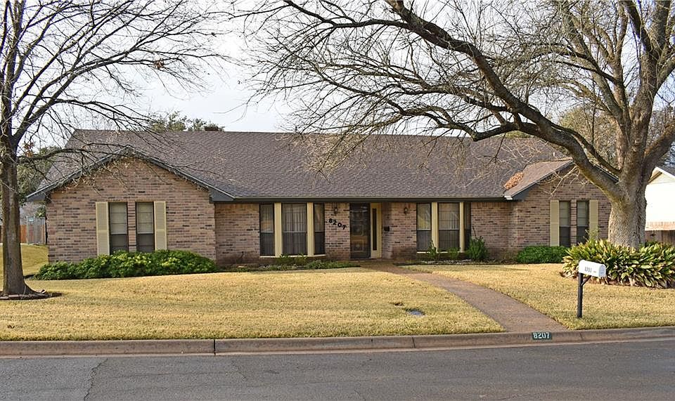 1st image of 8207 Knottingham Dr