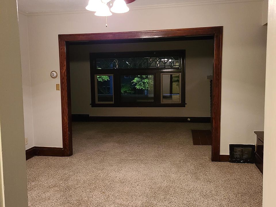2nd image of 8225 Rosewood Ave #Up