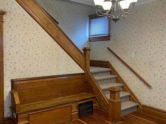 4th image of 224 Rose Hill Ave