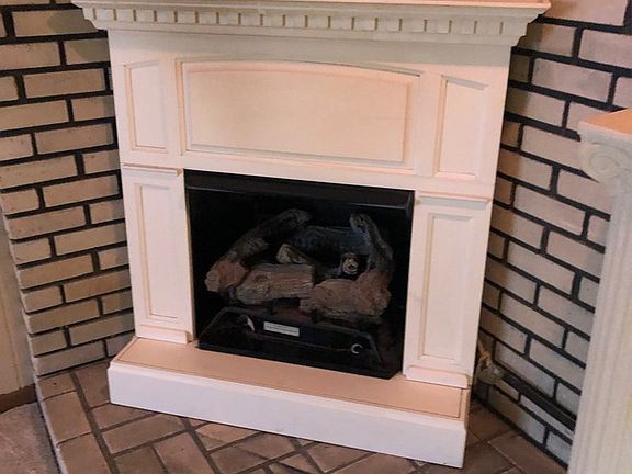 2nd image of 2375 Edgewood Dr